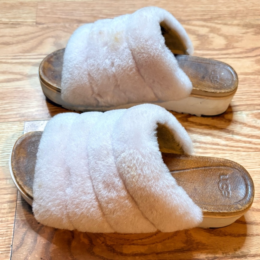 UGG Women's Pale Pink Furry Slippers Size 8.5 - Picture 4 of 13